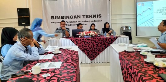 Tantangan dan Solusi dalam Implementasi Peraturan Perundang-undangan di Daerah