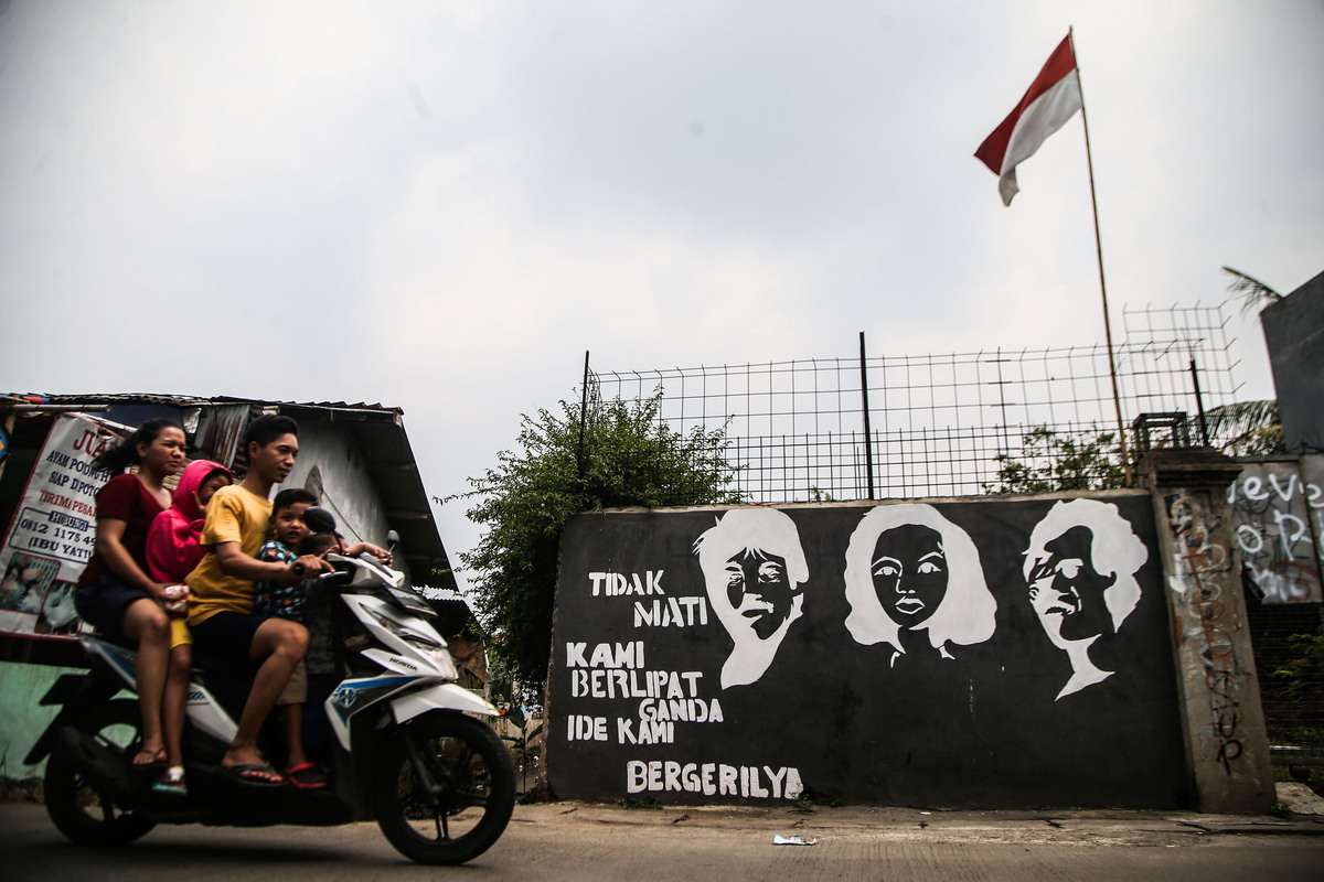 melindungi memperjuangkan HAM