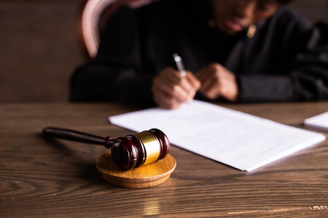 Faktor Sejarah yang Mempengaruhi Kelemahan Hukum di Indonesia