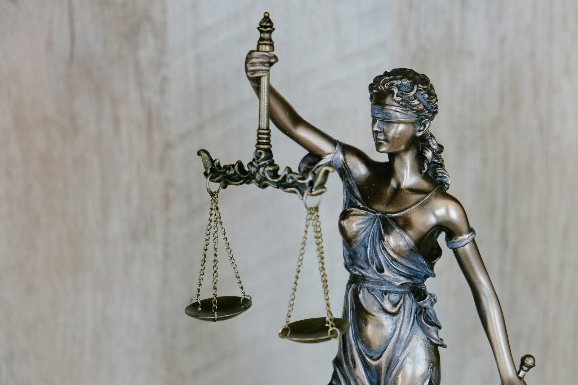 Masa Depan Hukum Indonesia: Transparansi dan Supremasi Keadilan